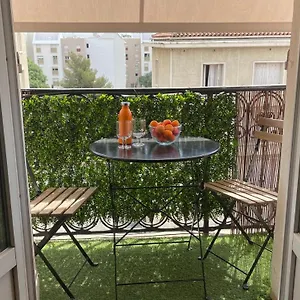 Mignon Calme Douillet Ascenseur Clim étage élevé Proche Parking Et Toutes Commodités Au Coeur Du Historique Appartement Toulon